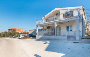 2 Bedroom Beautiful Apartment In Galovac